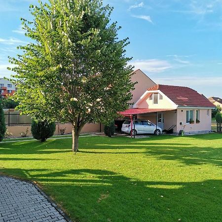 Willa Casuta Cu Tei Oradea Zewnętrze zdjęcie