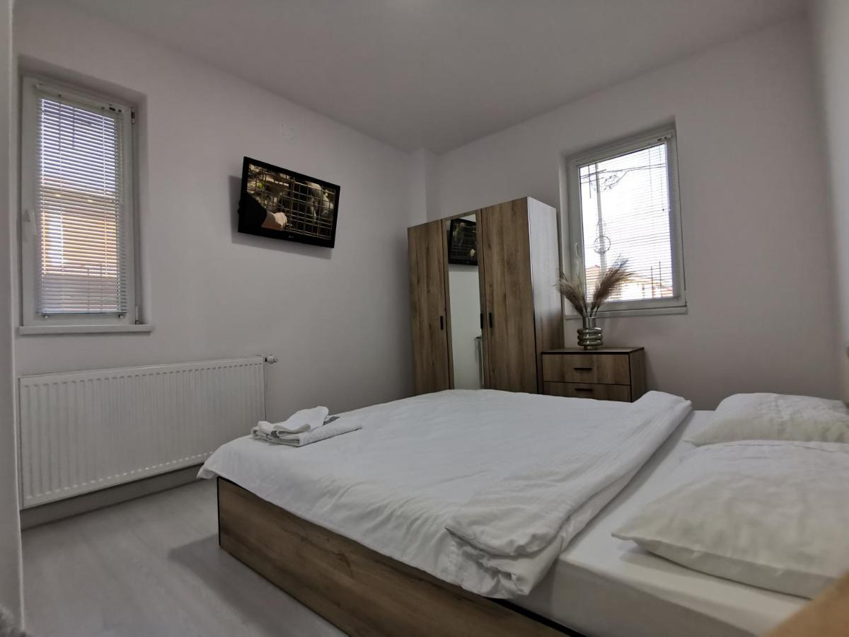 Willa Casuta Cu Tei Oradea Zewnętrze zdjęcie